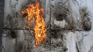 Illustration for article titled Making Art with Molotov Cocktails